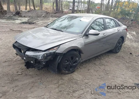 2023 Hyundai Elantra Hybrid Blue z USA, uszkodzony, nr VIN KMHLM4AJ3PU059056